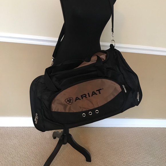 ariat duffle bag